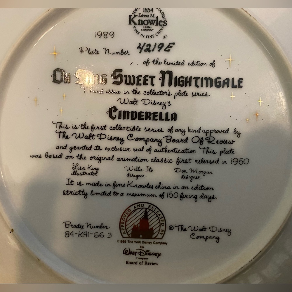 Disney Cinderella Plate with Blue and Brown Accents - Picture 2 of 3